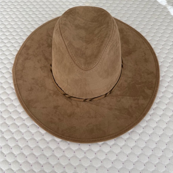 Lulu's Brown Suede Hat - Picture 1 of 4